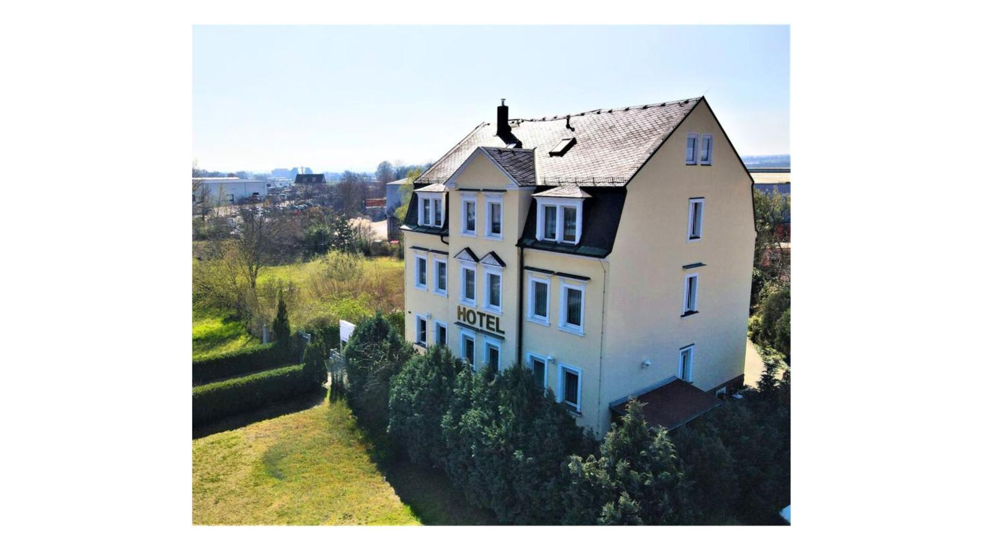 Good Stay Aparthotel Mit Kostenlosen Parkplaetzen ドレスデン エクステリア 写真